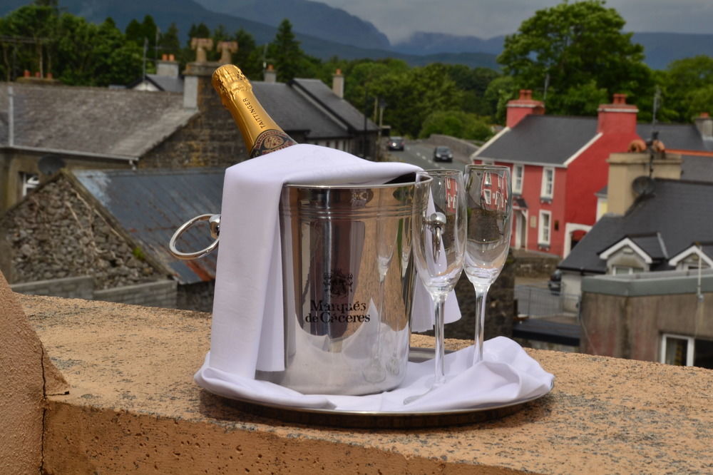 Fairhill House Hotel Clonbur Eksteriør billede